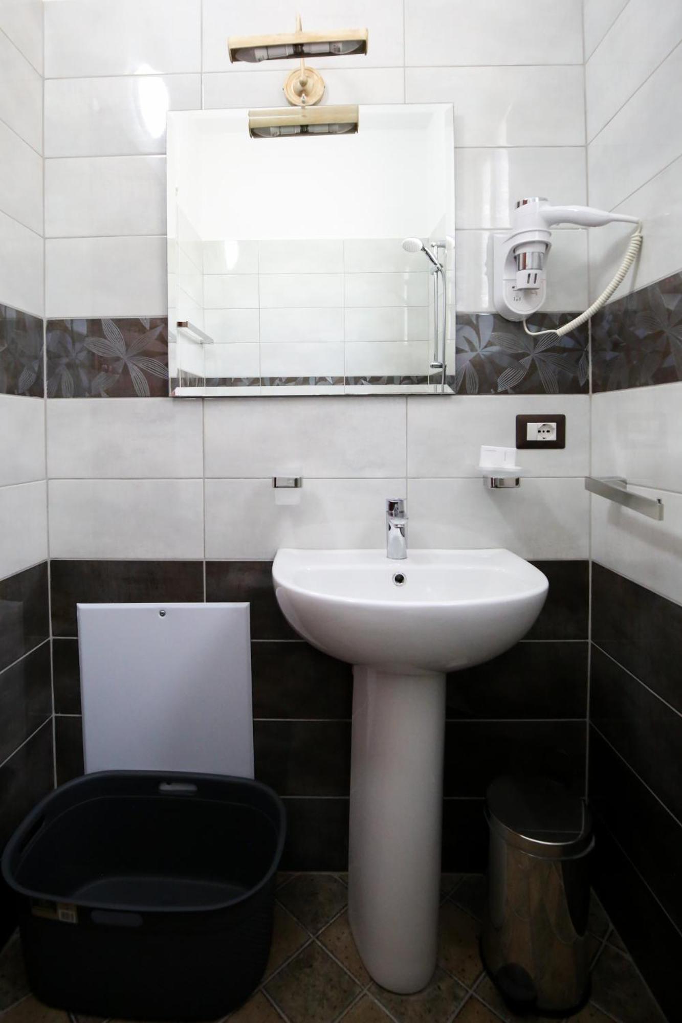 Hotel Vd Roleks Vlorë Εξωτερικό φωτογραφία